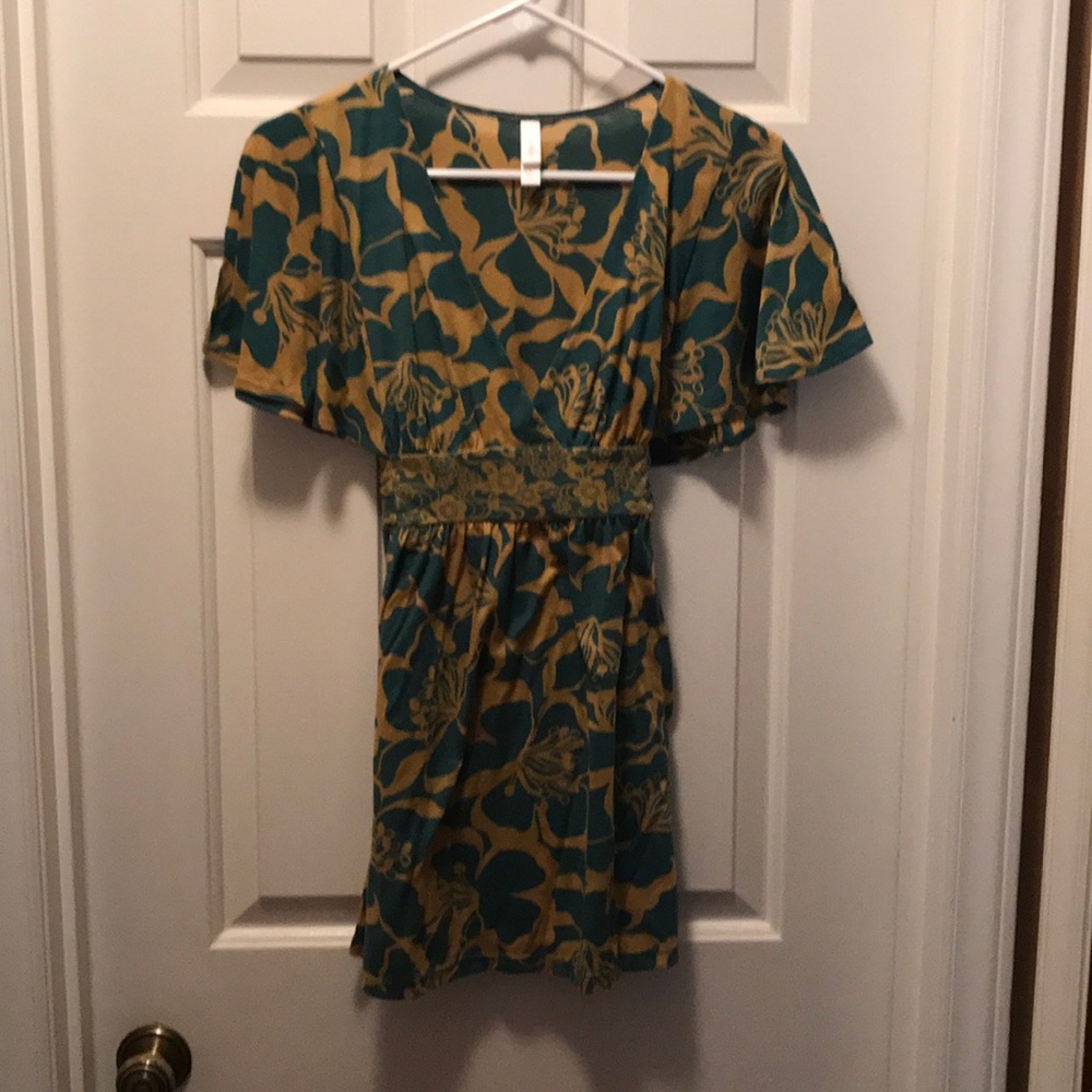 Xhilaration tie-back top Sz L